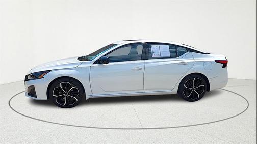 2023 Nissan Altima SR Intelligent AWD
