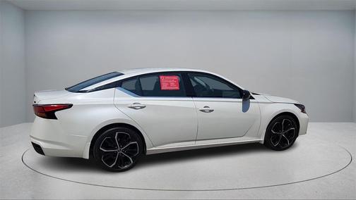 2023 Nissan Altima SR Intelligent AWD