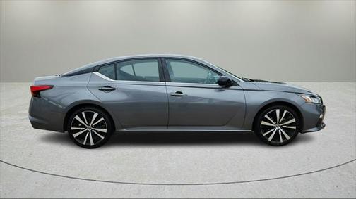 2021 Nissan Altima SR FWD