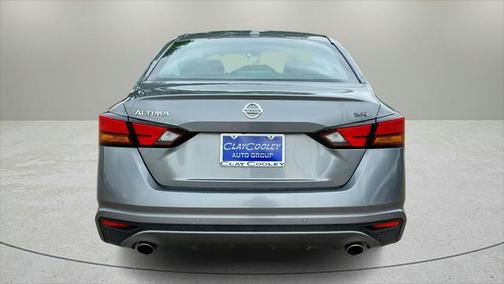2021 Nissan Altima SR FWD