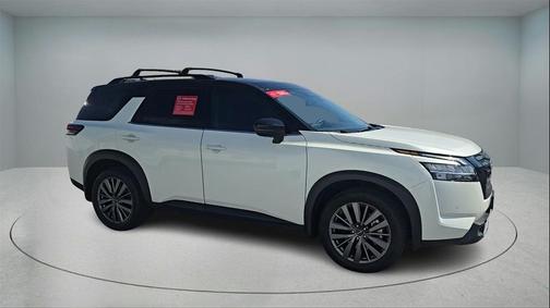 2023 Nissan Pathfinder SL FWD