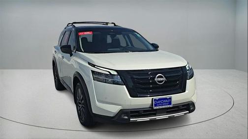 2023 Nissan Pathfinder SL FWD