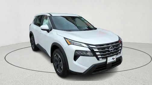 Everest White Pearl 2025 Nissan Rogue SV