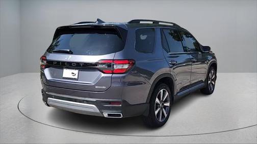 2024 Honda Pilot Touring 8-Passenger