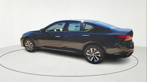 2025 Nissan Altima S FWD