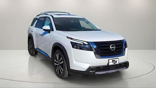 2025 Nissan Pathfinder Platinum FWD