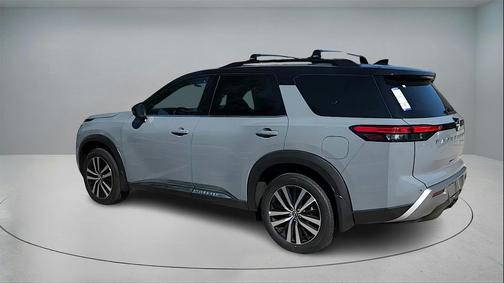 2025 Nissan Pathfinder Platinum FWD