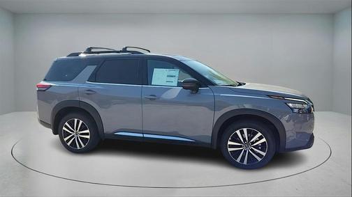 2025 Nissan Pathfinder Platinum FWD