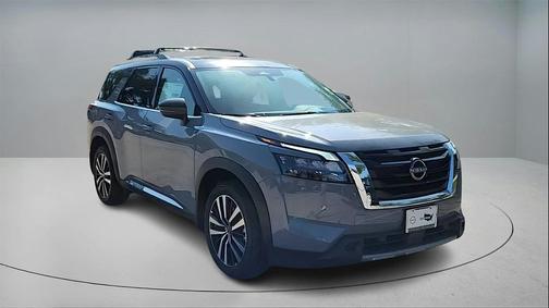 2025 Nissan Pathfinder Platinum FWD