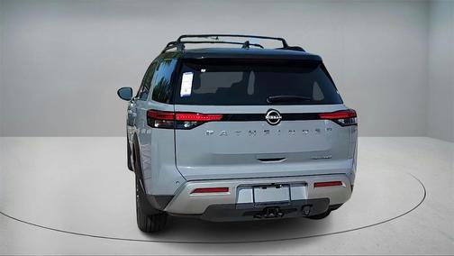 2025 Nissan Pathfinder Platinum FWD