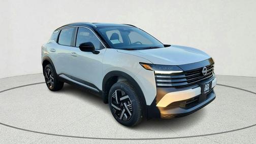 Aspen White/Super Black 2026 Nissan Kicks SV