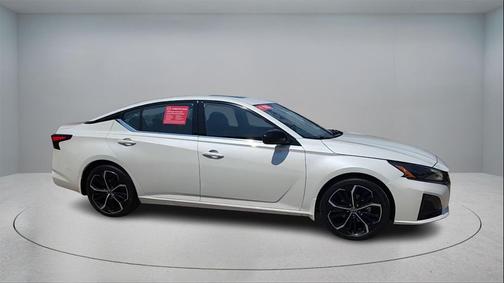 2024 Nissan Altima SR FWD