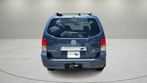 2005 Nissan Pathfinder XE