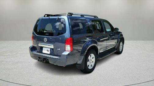 2005 Nissan Pathfinder XE