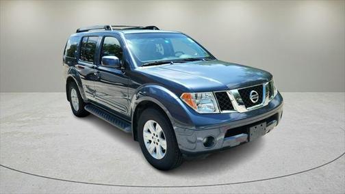 2005 Nissan Pathfinder XE