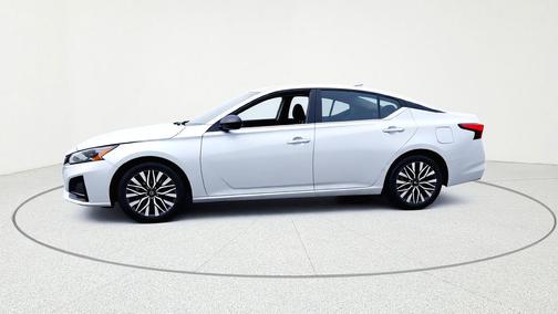 Brilliant Silver Metallic 2024 Nissan Altima 2.5 SV