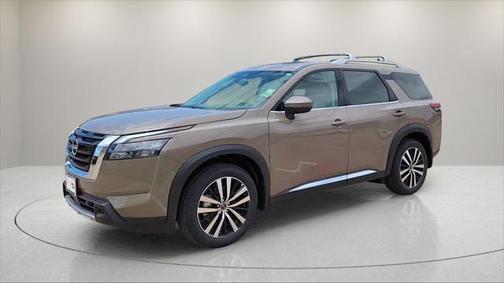 2025 Nissan Pathfinder Platinum FWD