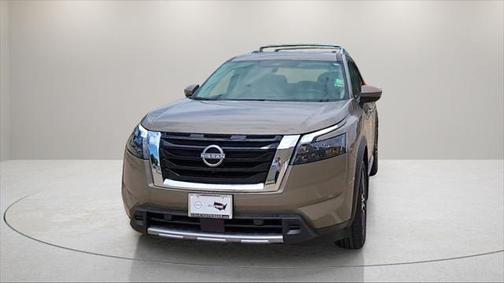 2025 Nissan Pathfinder Platinum FWD