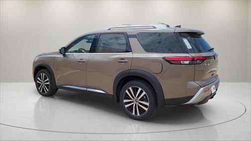 2025 Nissan Pathfinder Platinum FWD