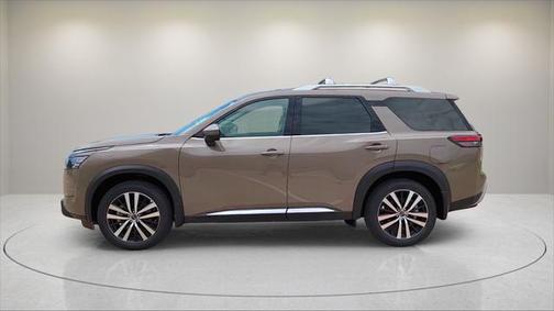 2025 Nissan Pathfinder Platinum FWD