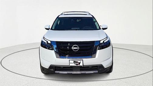 2025 Nissan Pathfinder Platinum FWD
