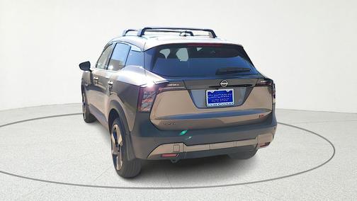 Canyon Bronze Metallic 2026 Nissan Kicks SR