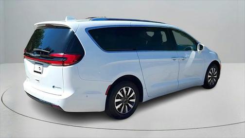 2021 Chrysler Pacifica Hybrid Touring L