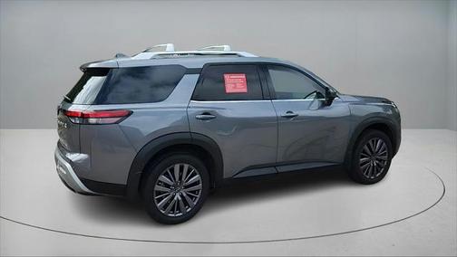 2023 Nissan Pathfinder SL FWD