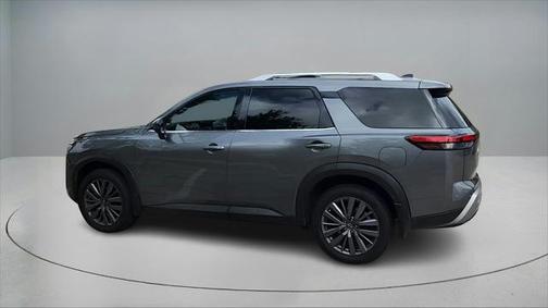 2023 Nissan Pathfinder SL FWD
