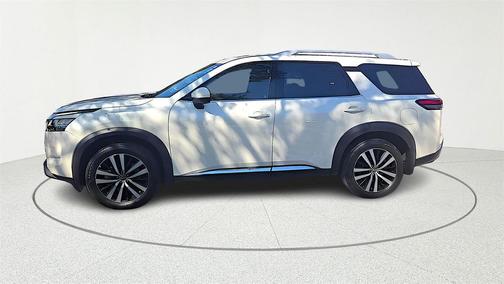 2024 Nissan Pathfinder Platinum FWD