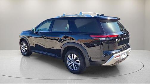 Super Black 2025 Nissan Pathfinder SL FWD