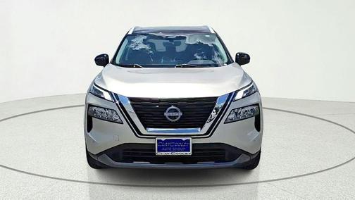 Champagne Silver Metallic/Super Black 2023 Nissan Rogue SL