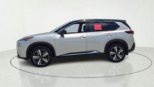 Champagne Silver Metallic/Super Black 2023 Nissan Rogue SL