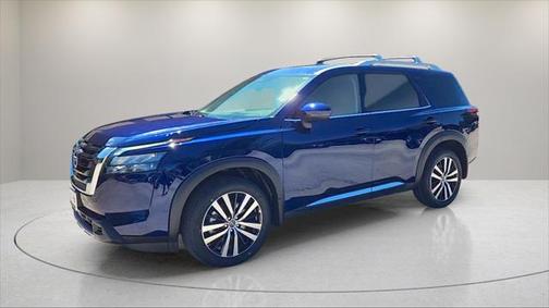 2025 Nissan Pathfinder Platinum FWD