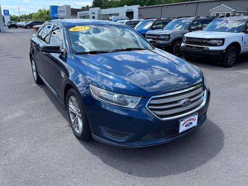 BLUE JEANS 2017 Ford Taurus SE