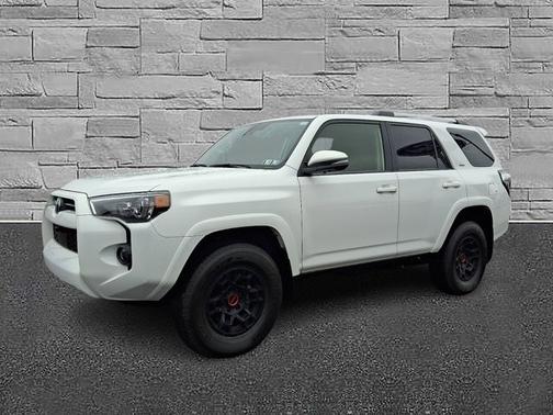 White 2024 Toyota 4Runner SR5 PREMIUM