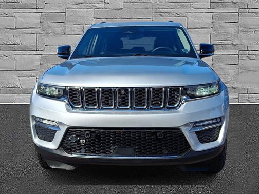 2022 Jeep Grand Cherokee BASE