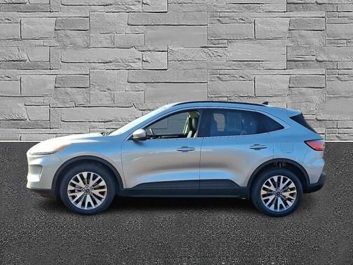 2022 Ford Escape TITANIUM