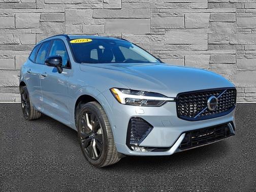 Thunder Gray Metallic 2024 Volvo XC60 B5 PLUS DARK THEME