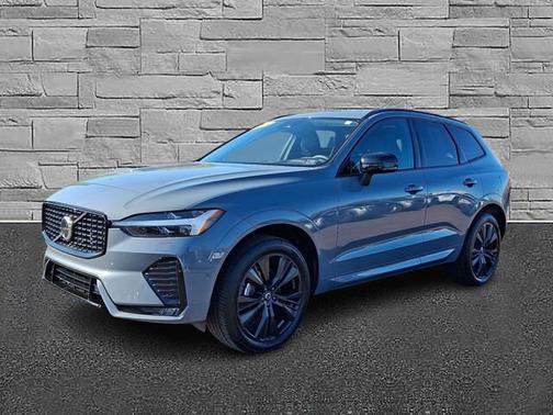 Thunder Gray Metallic 2024 Volvo XC60 B5 PLUS DARK THEME