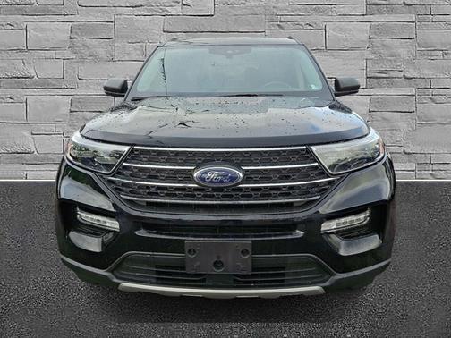 AGATE BLACK METALLIC 2024 Ford Explorer XLT