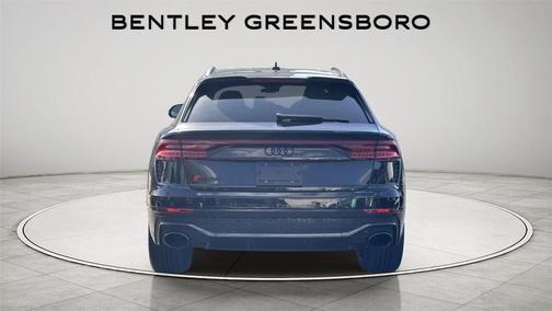 Mythos Black Metallic 2024 Audi RS Q8 4.0T