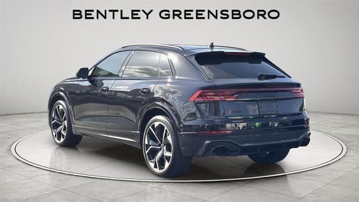 Mythos Black Metallic 2024 Audi RS Q8 4.0T