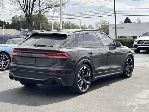 Mythos Black Metallic 2024 Audi RS Q8 4.0T