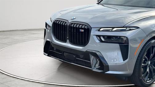 2025 BMW X7 M60i