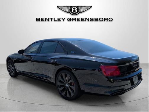 Black Crystal 2021 Bentley Flying Spur V8