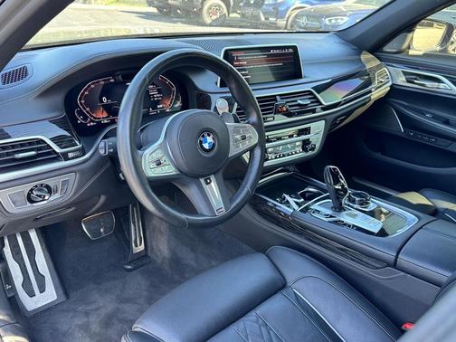 2022 BMW 750 i xDrive