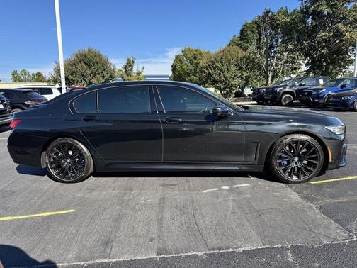 2022 BMW 750 i xDrive