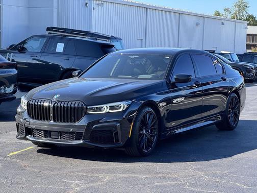 2022 BMW 750 i xDrive
