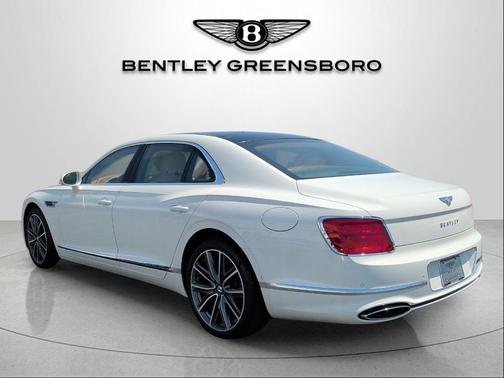 GLACIER WHITE 2026 Bentley Flying Spur